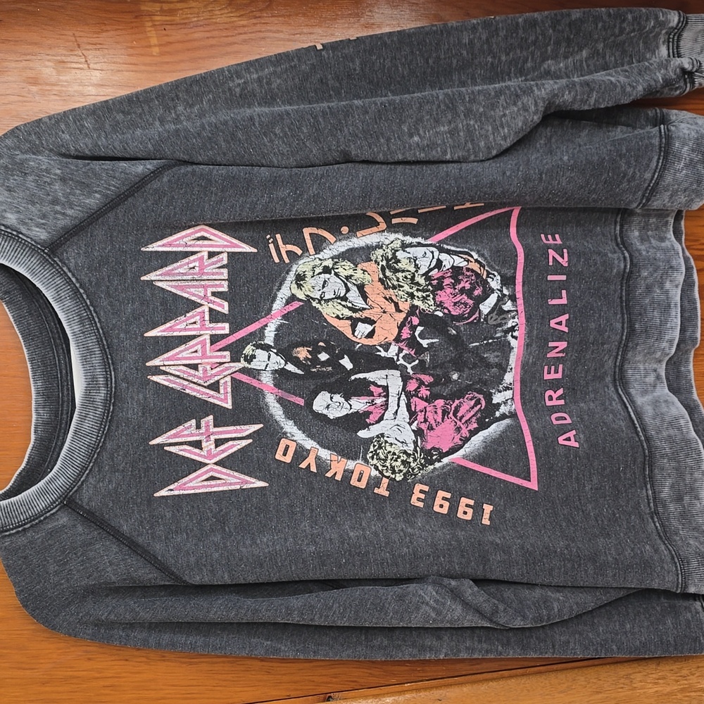 Def Leppard sweatshirt